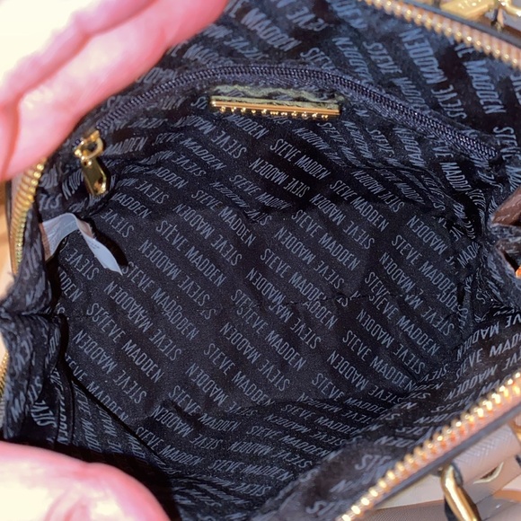 Steve Madden Adjustable Strap BFaith Crossbody Dome Style Satchel - Picture 7 of 7